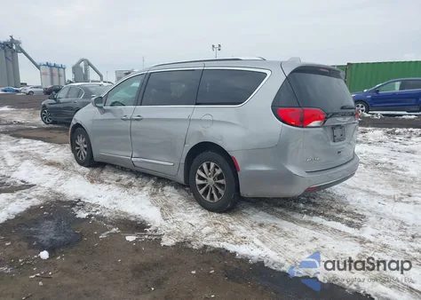 2018 Chrysler Pacifica Touring L из США, поврежденный, VIN 2C4RC1BG8JR317983